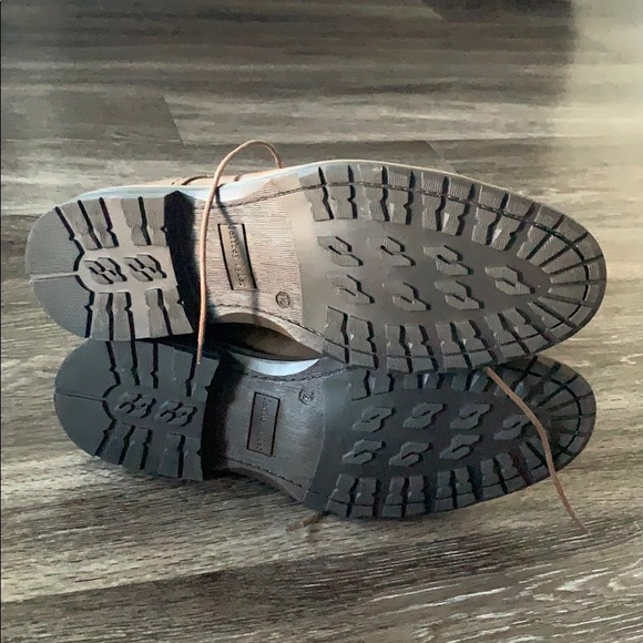 Men’s Jeffrey Taylor Chukka Boots - Picture 3 of 3